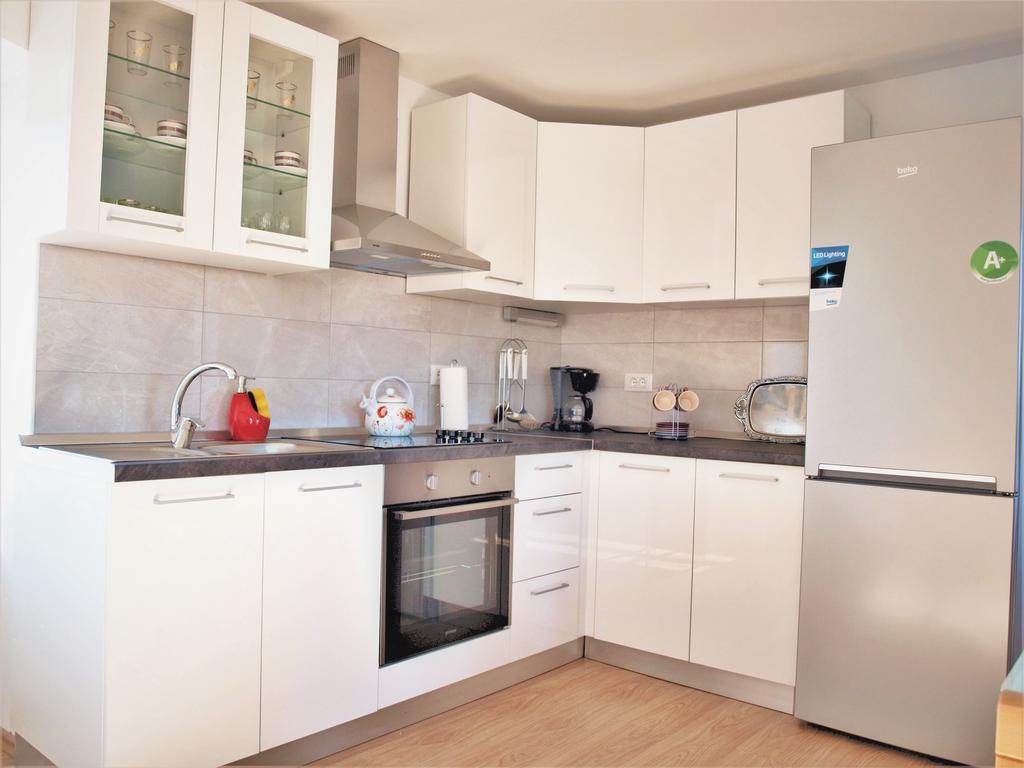 Apartment Rado Vrbnik Exterior photo